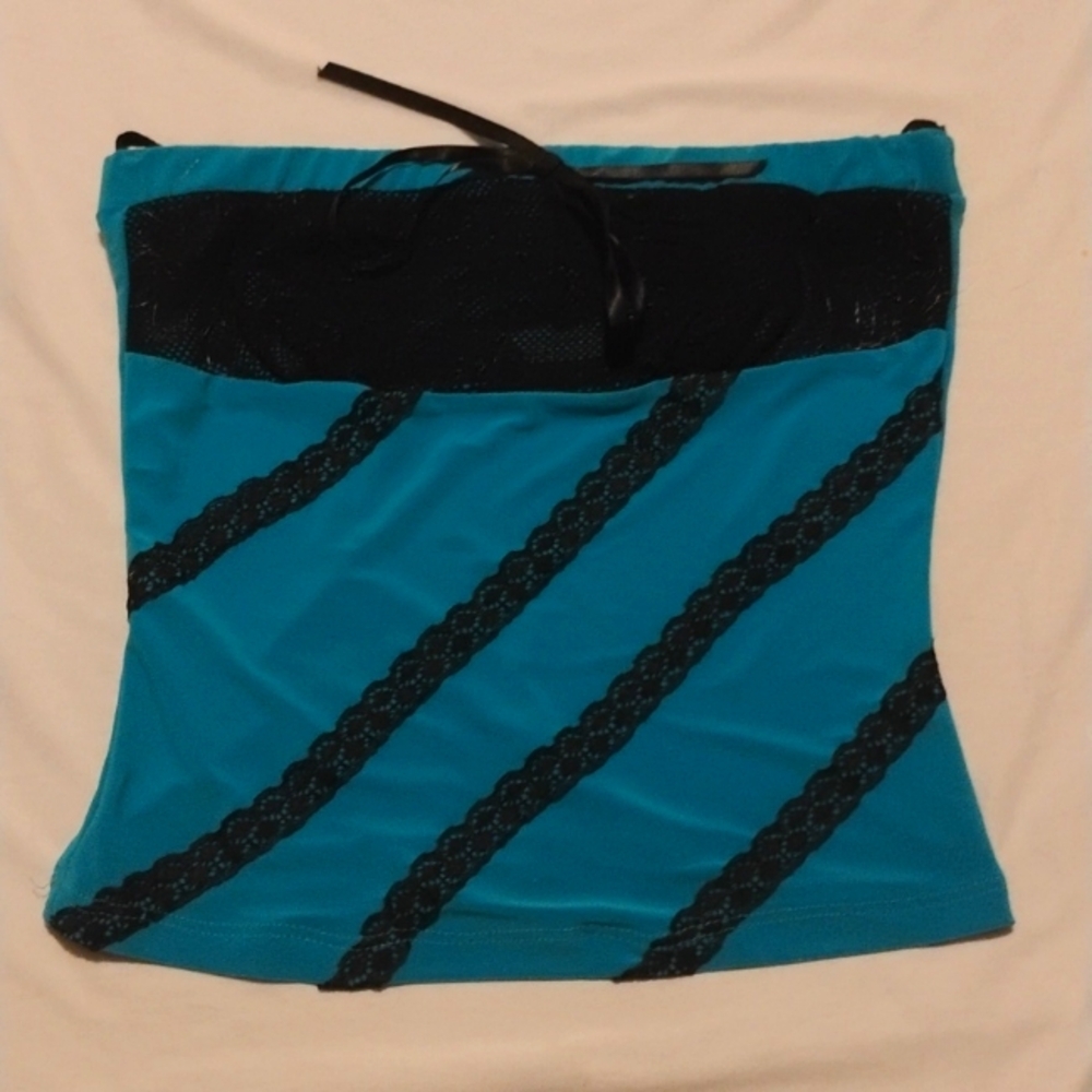 Y2K Nabiran Crop Top